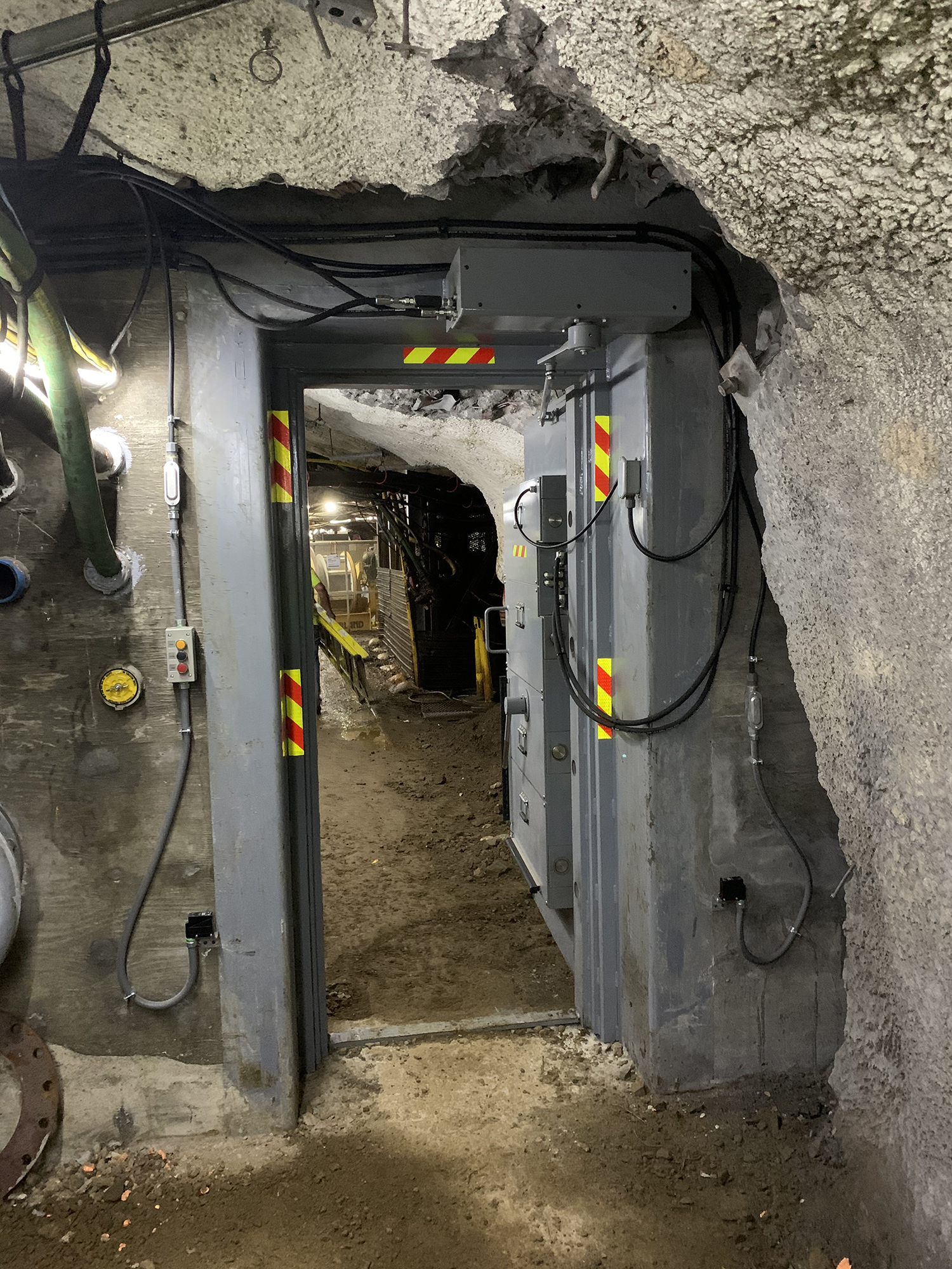 underground mine blast door