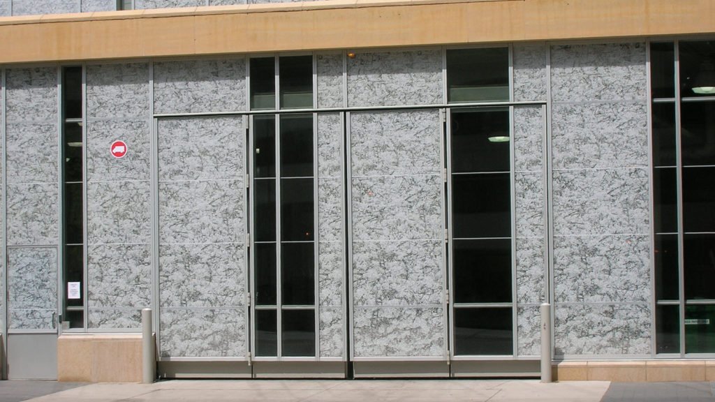 41 main Electric Power Door